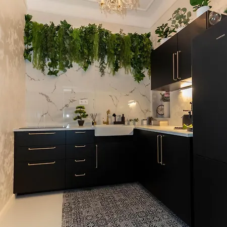 New, Stylish And Spacious Apartment *